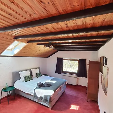 Oda ve Kahvaltı Am Sahrbach Altenahr