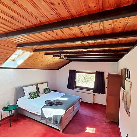 Am Sahrbach 4* Altenahr