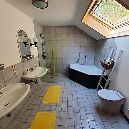 Bed & Breakfast Am Sahrbach 4*